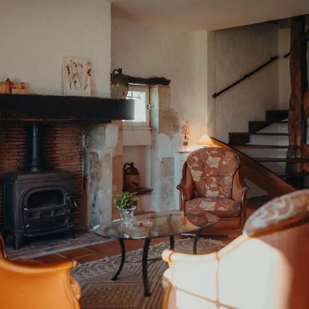 Superbe Maison En Pierre Avec Piscine بيت للعطل *